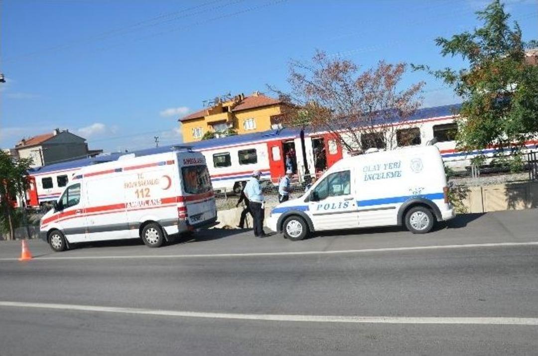 Akhisar&rsquo;da Tren Kazası: 1 &Ouml;l&uuml;
