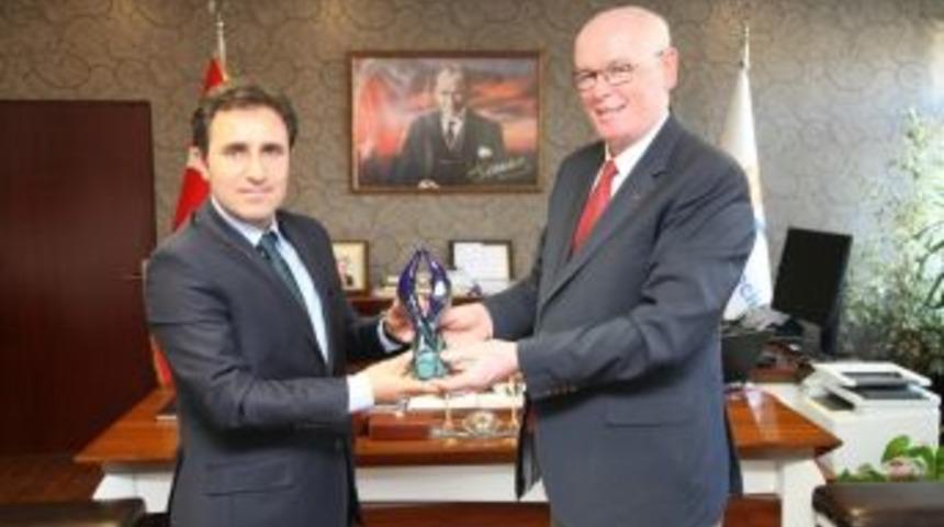 Kazım Kurt&rsquo;tan Hikmet &Ccedil;elik&rsquo;e Ziyaret