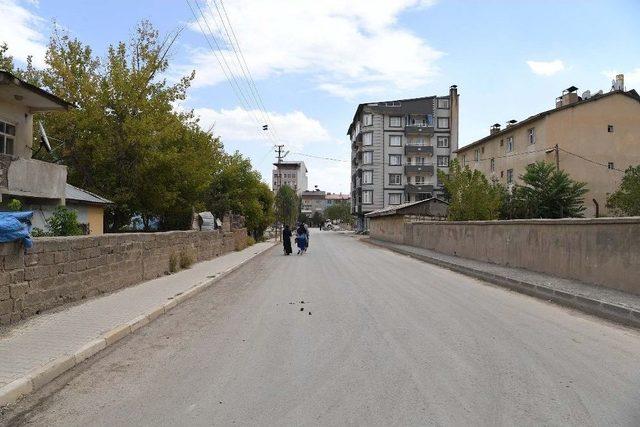 Zafer Mahallesinin Tüm Yolları Yenilendi