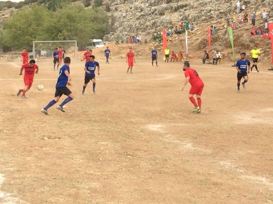 Şehitkamil&rsquo;de Futbol Birleştirici G&uuml;&ccedil; Oldu