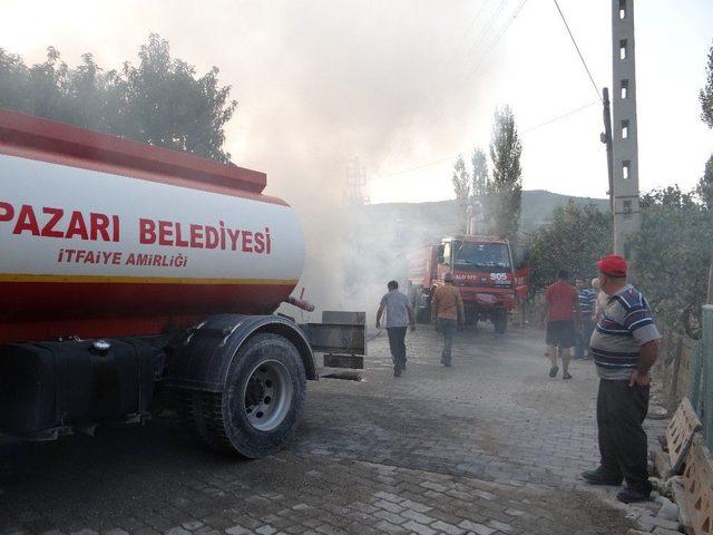 Büyükbaş Hayvanlar Yangından Son Anda Kurtarıldı