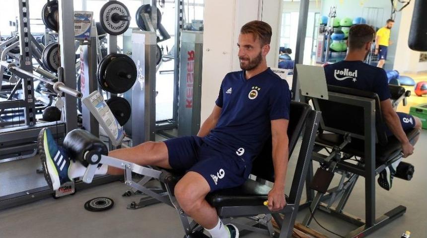 Fenerbah&ccedil;e Salonda &Ccedil;alıştı