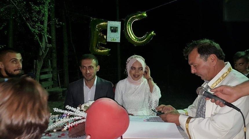 Muhtar Baba, Oğlunun Nikahını Kıydı