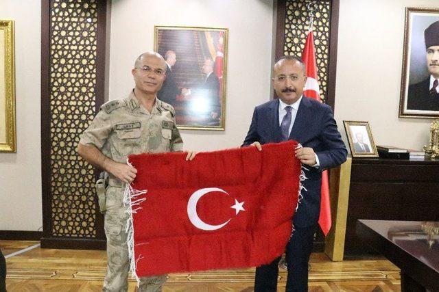 Tümgeneral İlbaş, Vali Atik’i Ziyaret Etti