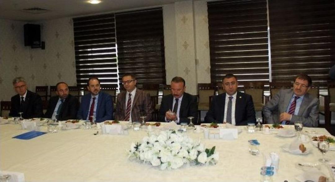 Ak Parti Genel Başkan Yardımcısı Abd&uuml;lhamit G&uuml;l: