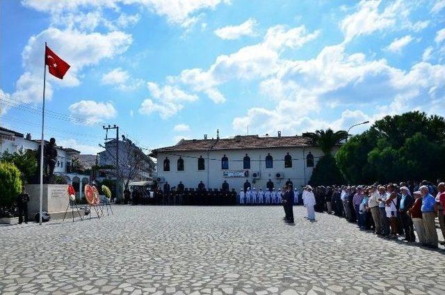 Foça Gazilerine Minnet Ve Şükranlarını Sundu