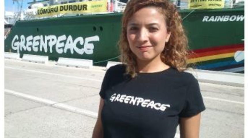 Efsane Greenpeace Gemisi İzmir&rsquo;e Yanaştı