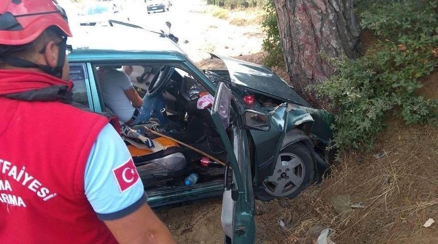 Otomobil Ağaca &Ccedil;arptı: 1 Yaralı