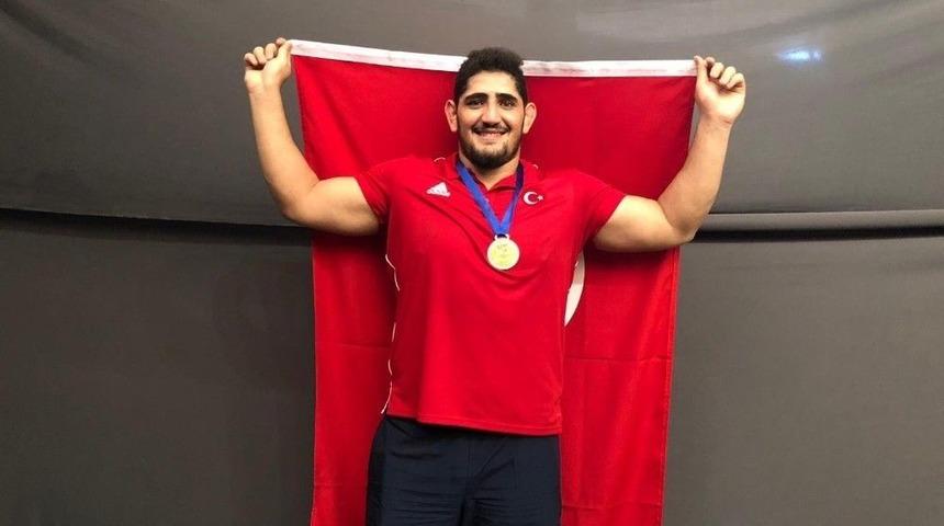 Milli G&uuml;reş&ccedil;i Osman Yıldırım D&uuml;nya Şampiyonu