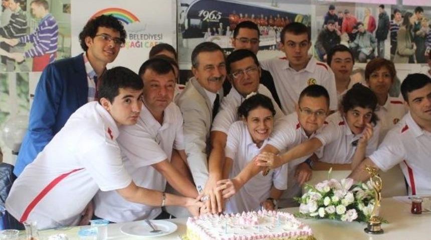 G&ouml;kkuşağı Kafe&rsquo;nin B&uuml;y&uuml;k Başarısı