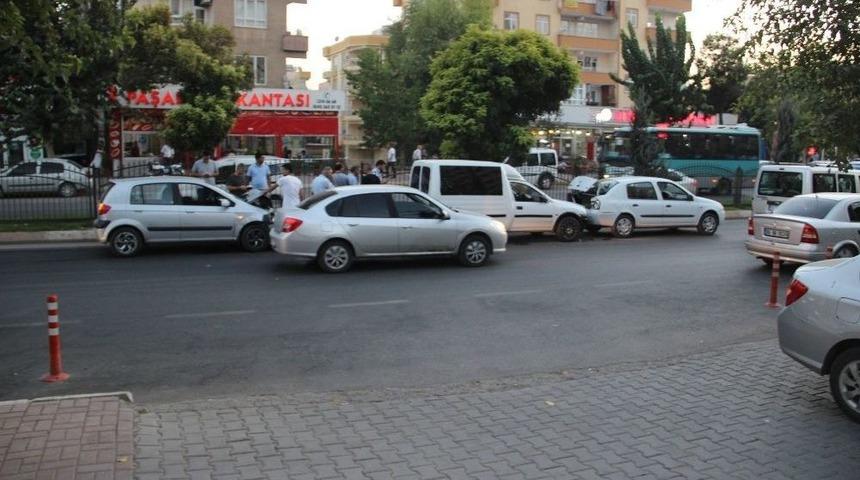 Zincirleme Trafik Kazası: 2 Yaralı