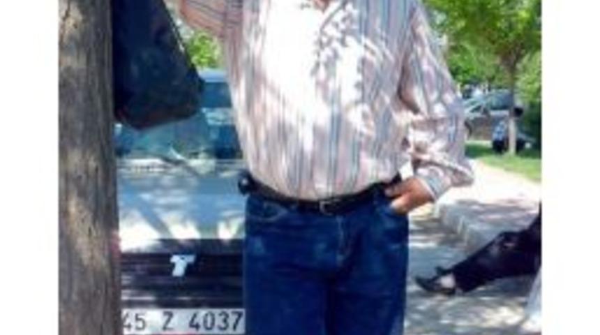 Kahvede Arkadaşlarıyla Sohbet Ederken Kalp Krizinden &Ouml;ld&uuml;