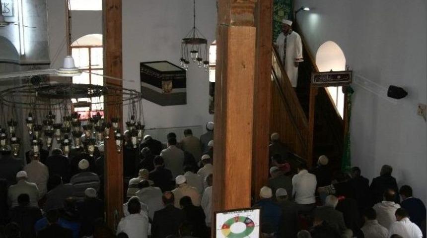 Afyonkarahisar&rsquo;da Cuma Hutbesinin Konusu &ldquo;şehitlik Ve Gazilik&rdquo; Oldu