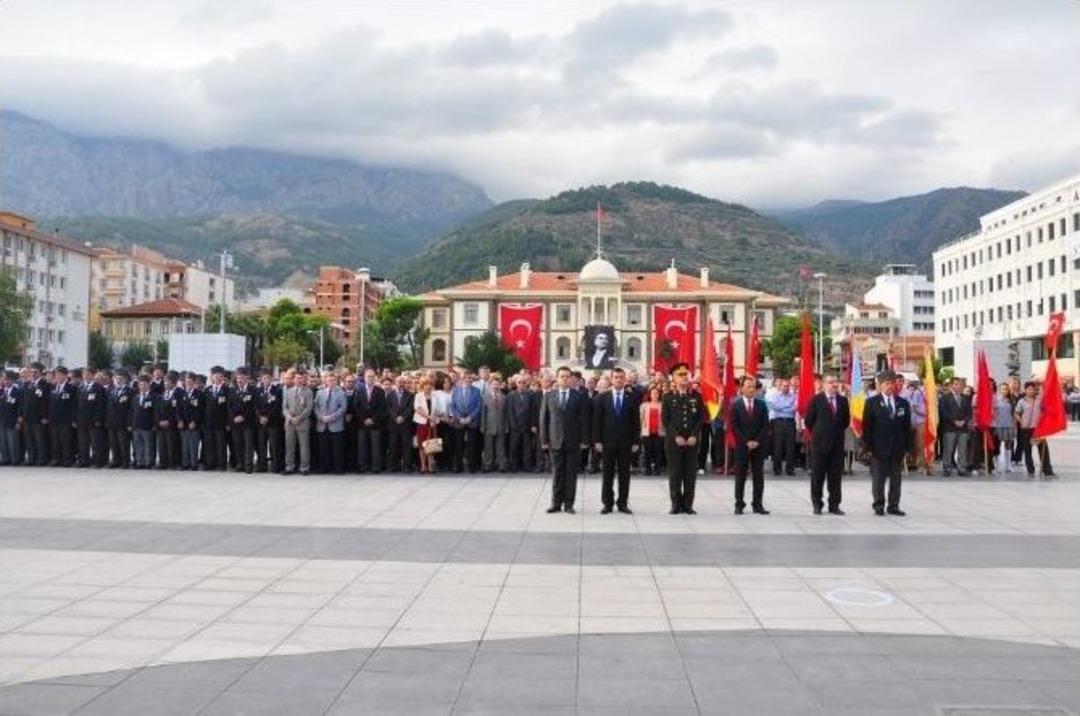 Gaziler G&uuml;n&uuml; Gururla Kutlandı