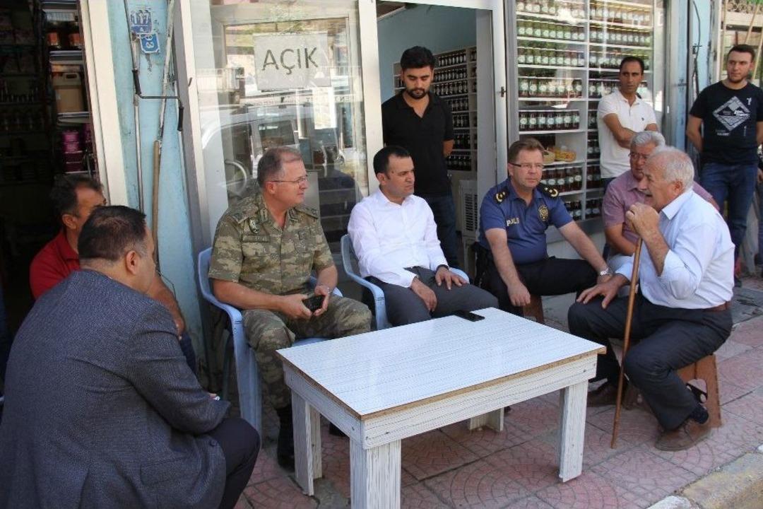 Şemdinli 34&rsquo;&uuml;nc&uuml; Hudut Tugay Komutanı Tuğgeneral Kılı&ccedil; Esnafı Ziyaret Etti