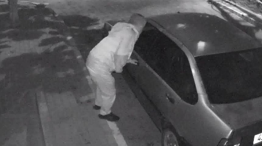 (&ouml;zel) Borca Girerek Aldığı Otomobil, Evinin &Ouml;n&uuml;nden &Ccedil;alındı