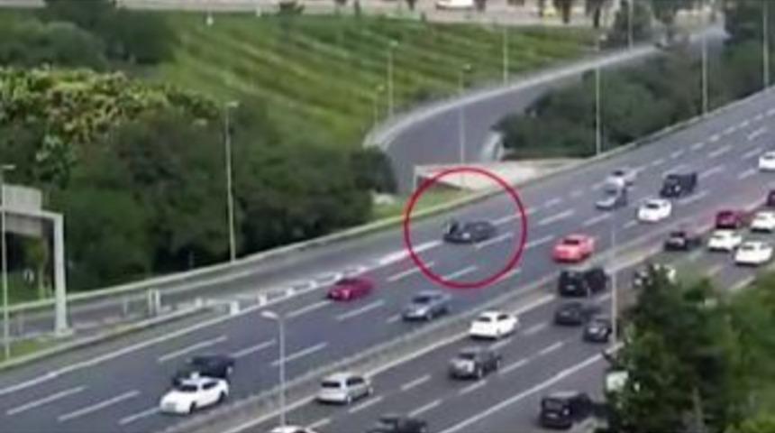 (&ouml;zel) E-5 Karayolu&rsquo;nda Motosikletli Gencin Feci &Ouml;l&uuml;m&uuml; Kamerada