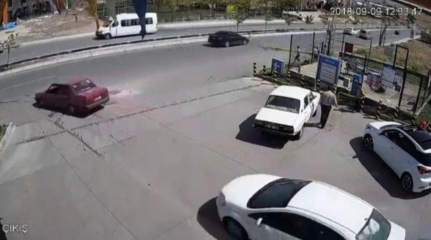 Vicdansız S&uuml;r&uuml;c&uuml; 10 Yaşındaki &Ccedil;ocuğa &Ccedil;arparak Olay Yerinden Ka&ccedil;tı