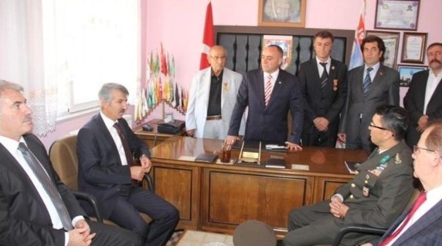 Bu Vatanı Onlara Bor&ccedil;luyuz