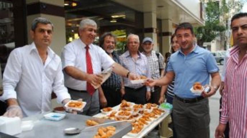 İzmirli Berberler Afyonlu Meslektaşlarını Andı