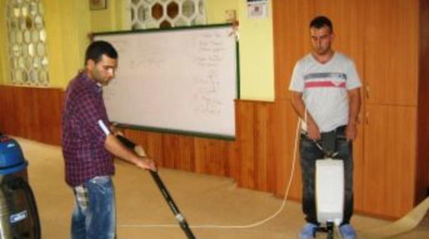 Kur&rsquo;an Kurslarının Temizliği Belediyeden