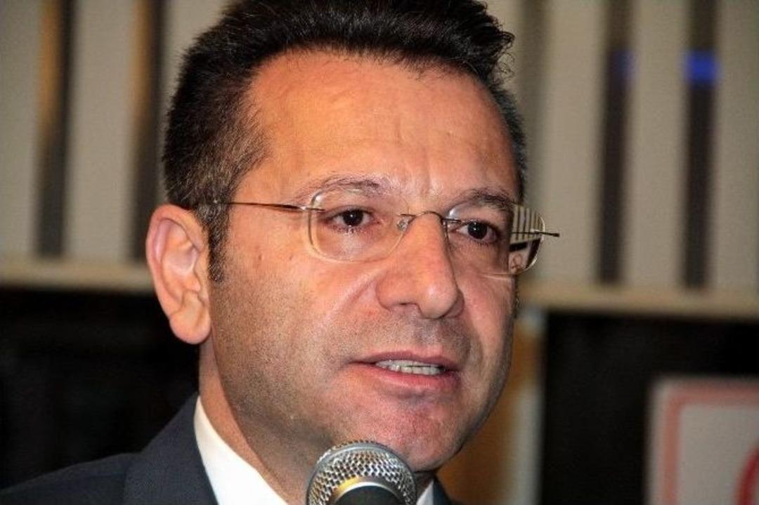 Vali Aksoy Hem Ağladı Hem Ağlattı