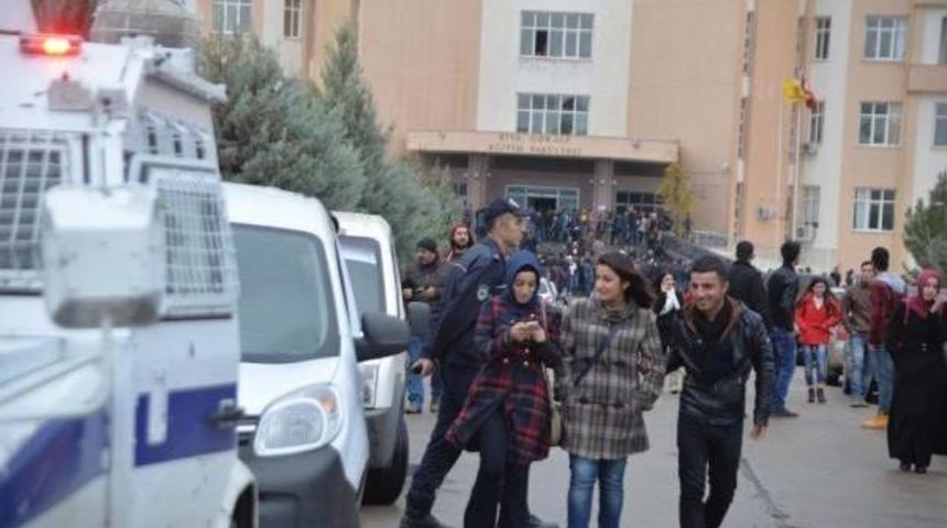 Dicle &Uuml;niversitesi'nde Gerginlik