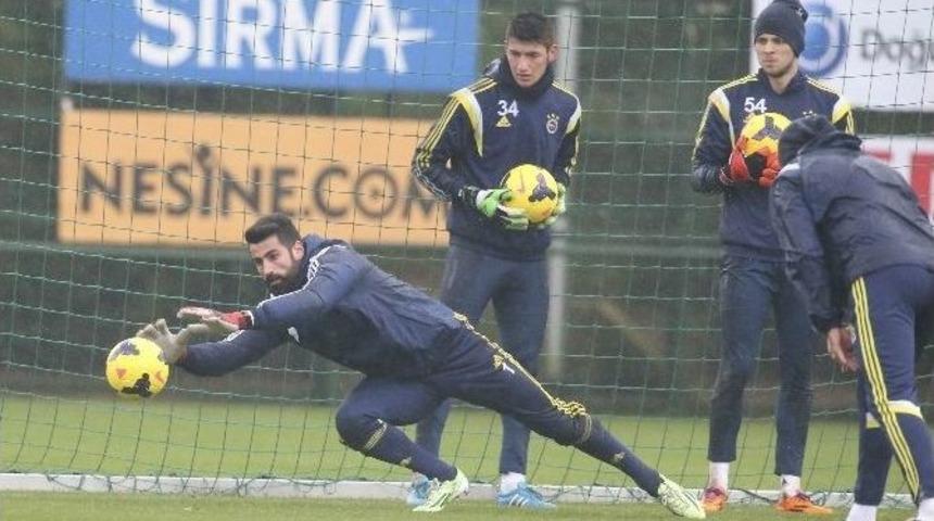 Fenerbah&ccedil;e&rsquo;de Sivasspor Ma&ccedil;ının Hazırlıkları S&uuml;r&uuml;yor