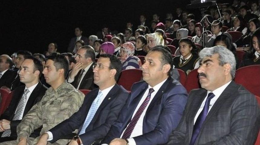 G&uuml;r&uuml;n&rsquo;de D&uuml;nya İnsan Hakları G&uuml;n&uuml; Kutlandı