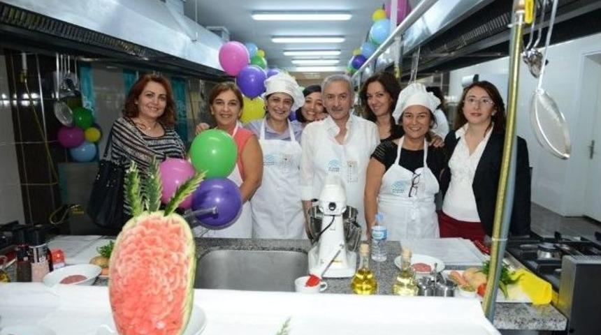 Nil&uuml;fer&rsquo;de Yemek At&ouml;lyesi