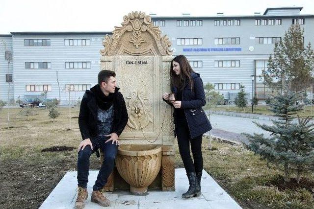 Tarihe Yön Verenlerin İsimleri Çeşmelerde Yaşatılıyor