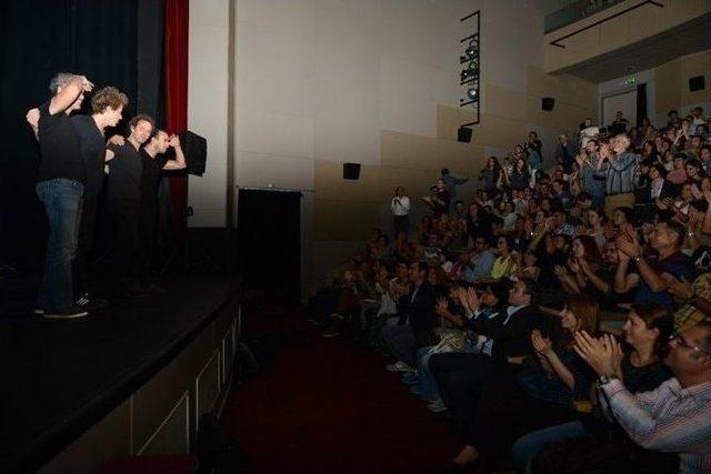 Nil&uuml;fer D&uuml;nyaca &Uuml;nl&uuml; İsmi Ağırladı 1