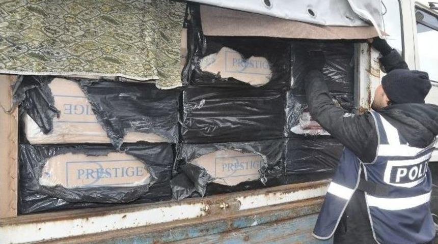 Polisten Sigara Ka&ccedil;ak&ccedil;ılarına Darbe