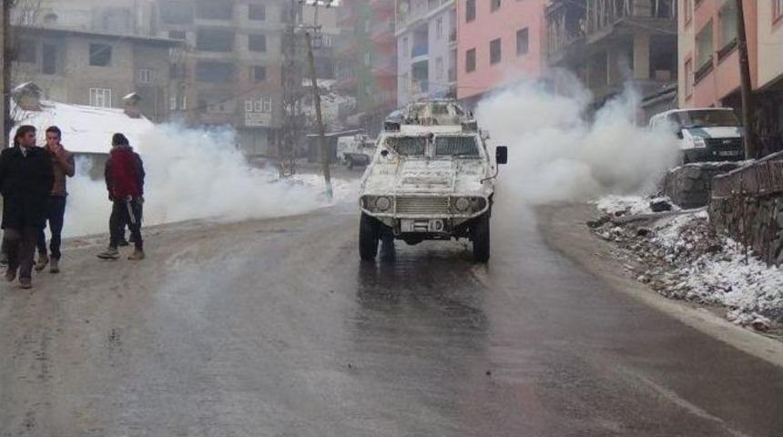 Kazaya Giden Trafik Ekibine Taşlı Saldırı