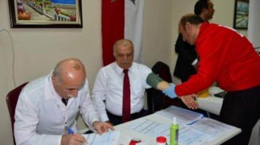 Vali Şent&uuml;rk&rsquo;den Kan Bağış Kampanyasına Destek