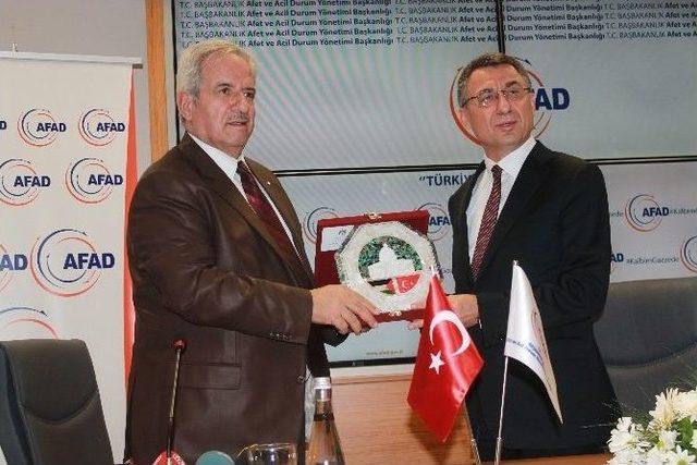 Afad Başkanı Oktay, Filistin B&uuml;y&uuml;kel&ccedil;isi Maarouf&rsquo;u Kabul Etti 2
