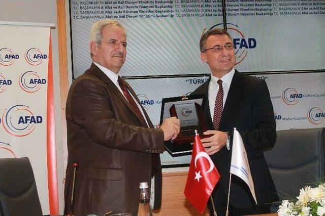 Afad Başkanı Oktay, Filistin B&uuml;y&uuml;kel&ccedil;isi Maarouf&rsquo;u Kabul Etti 3