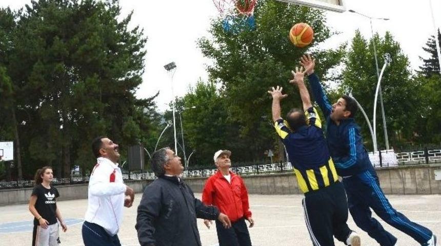 Gece Yol Denetiminde, Sabah Sporda