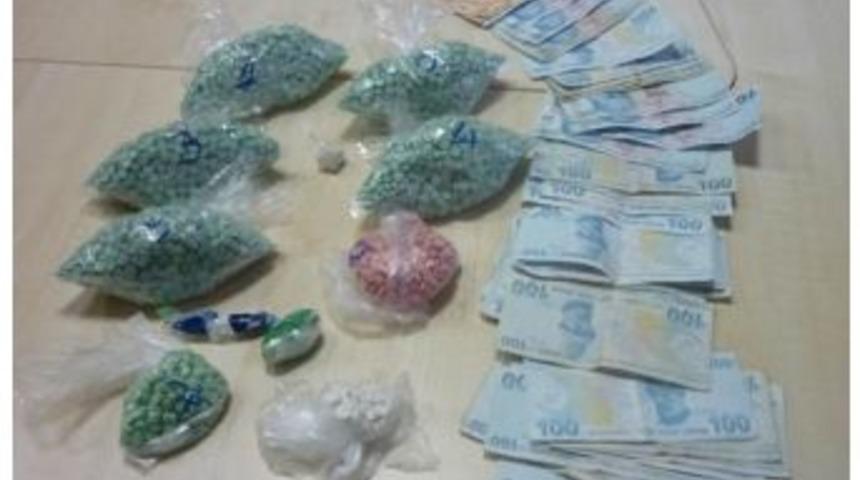 5 Bin 703 Adet Ecstacy Hap Ele Ge&ccedil;irildi