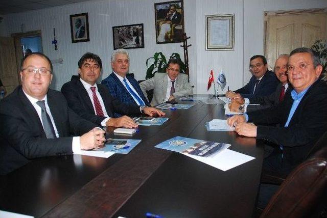 Saldırıyı Kınamak İ&ccedil;in Kıyı Ege Belediyeler Birliği Edremit&rsquo;te Toplandı 1