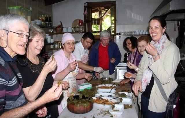 (özel Haber) Avustralyalı Turistler Dolma Sardı