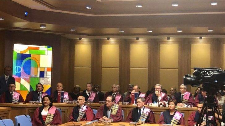 Anadolu Üniversitesi Rektörü Prof. Dr. Çomaklı Görevi Devraldı G2