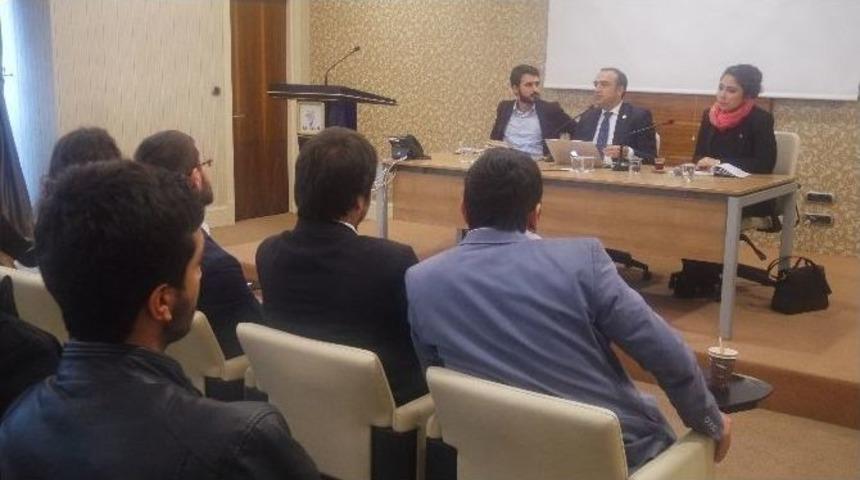 İ&ccedil;ten, K&uuml; Uluslararası İlişkiler Topluluğuyla Bir Araya Geldi