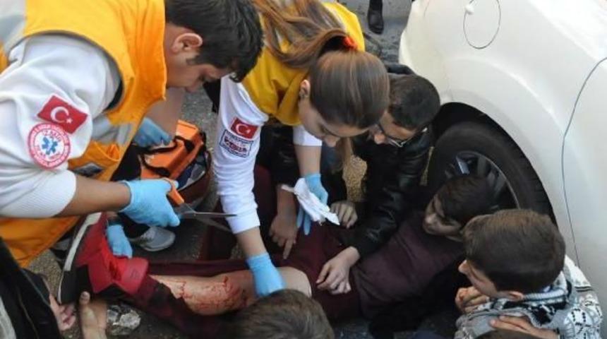 13 Yaşındaki &Ouml;ğrenci, Arkadaşını Bı&ccedil;akladı