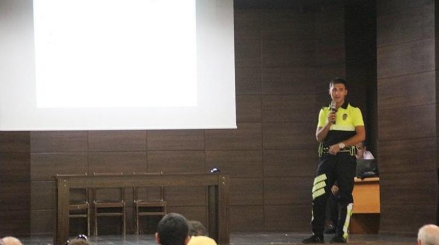 Gediz’de Öğretmenlere Trafik Eğitimi