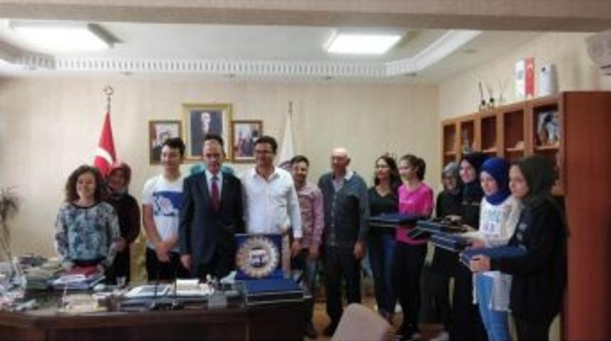 Başarılı Öğrenciler Ödüllendirildi