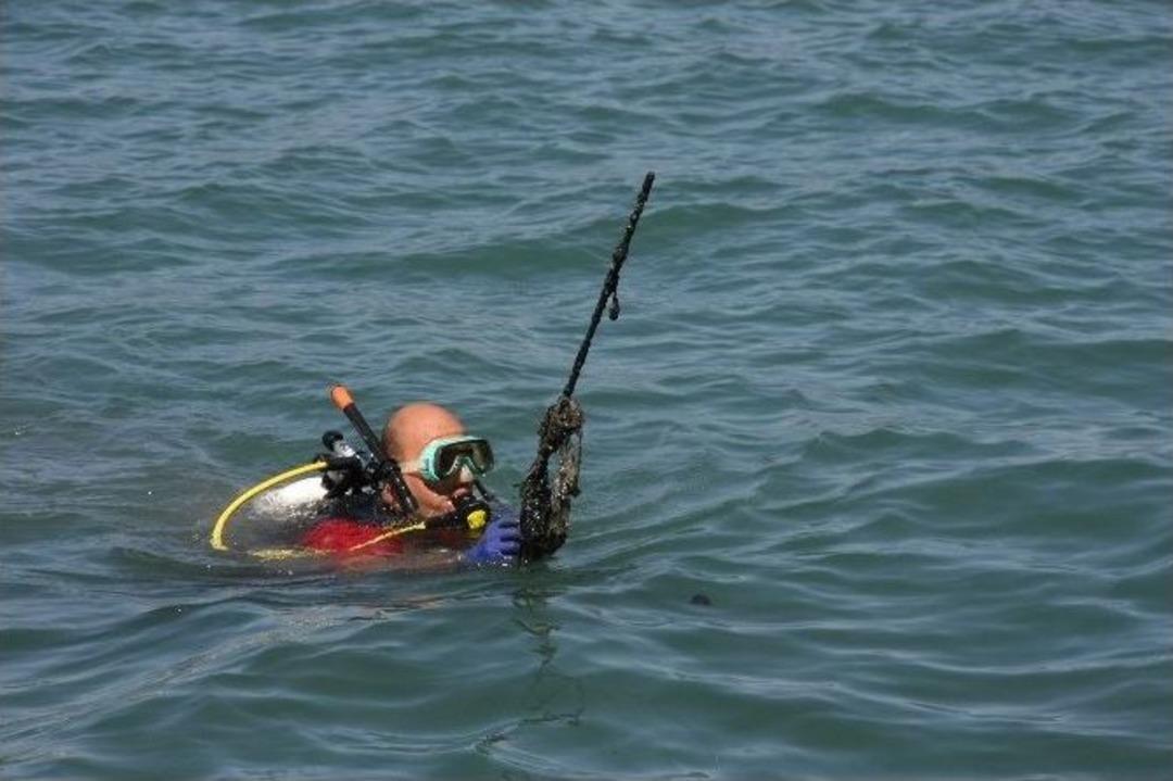 Fethiye K&ouml;rfezi &Ccedil;&ouml;p Tenekesi Gibi..