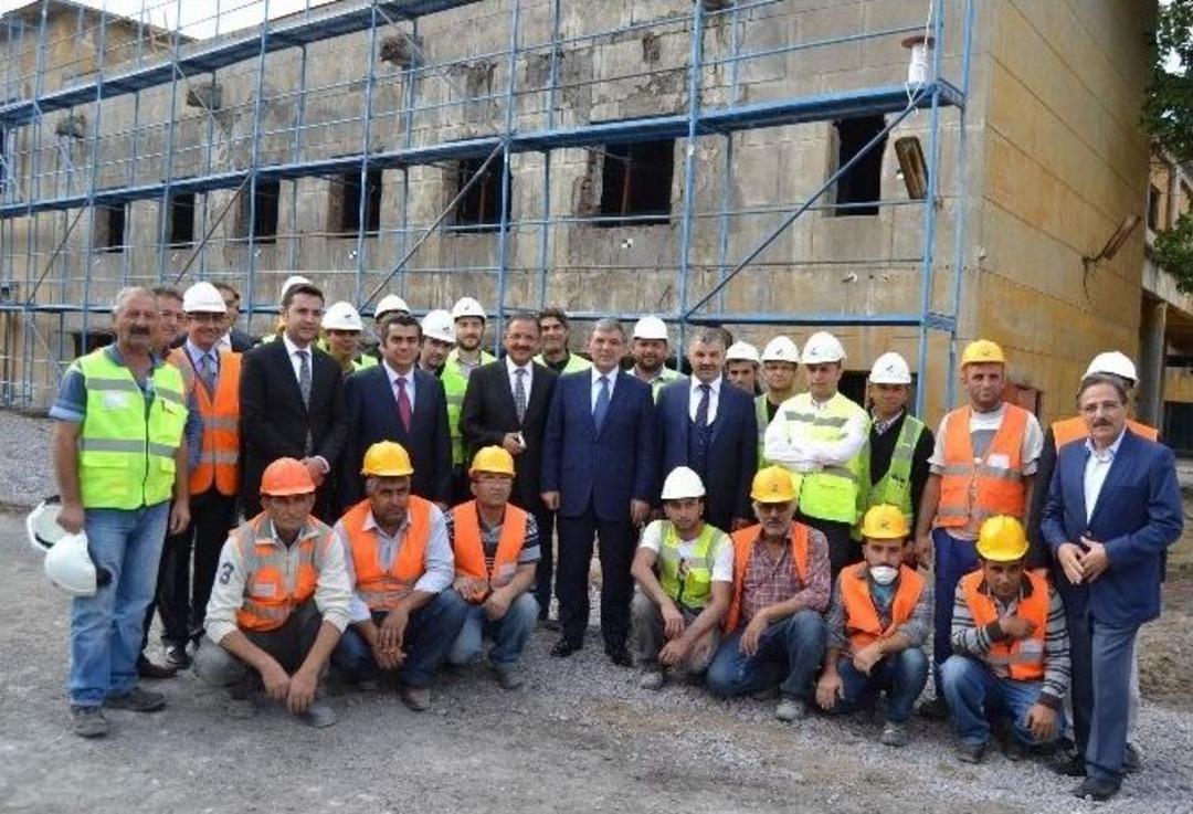 11. Cumhurbaşkanı Abdullah G&uuml;l, Adını Taşıyan M&uuml;zede İncelemelerde Bulundu