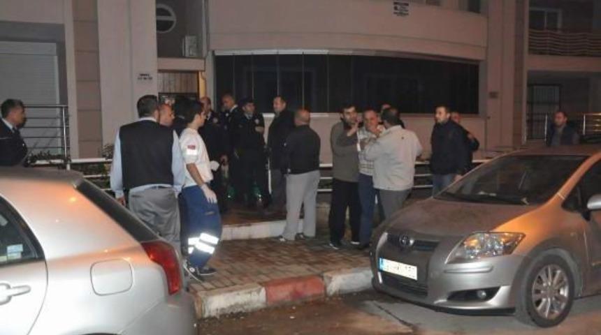 Şizofreni Doktor Karısını Banyoda 35 Bı&ccedil;ak Darbesiyle &Ouml;ld&uuml;rd&uuml;