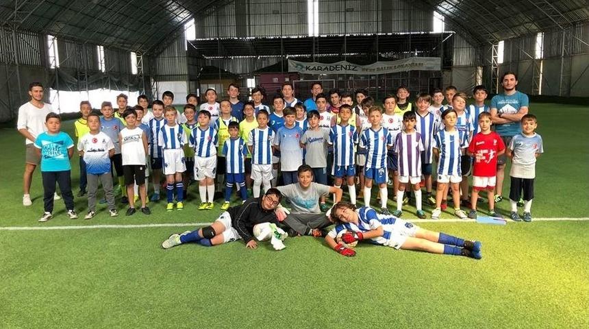Palandöken Futbol Okulu 12 Yıldır Futbolcu Üretiyor